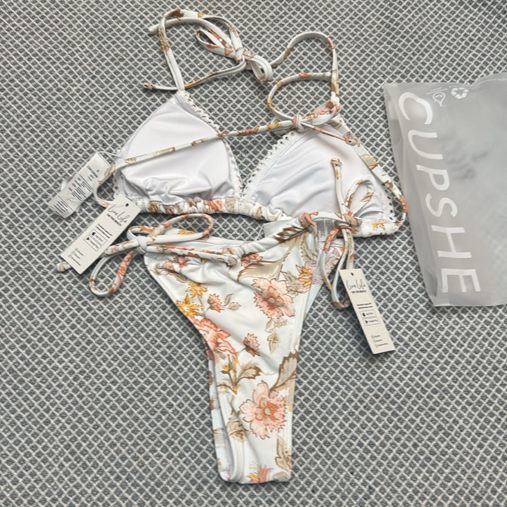 Cupshe Sunset Florals Triangle Bikini Top & Standard Rise Bottoms Set nwt - Picture 3 of 9